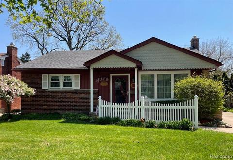 1537 Walnut St, Dearborn, MI 48124
