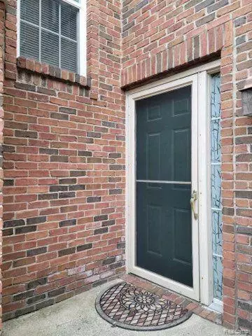 146 Legacy Park Cir #35, Dearborn Heights, MI 48127