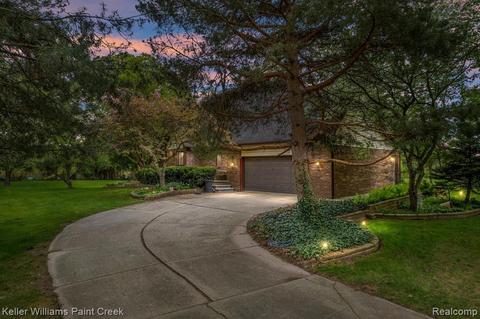 54680 Fairchild Rd, Macomb, MI 48042