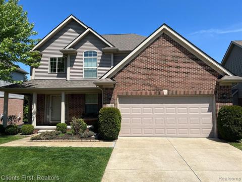 37140 Baker Dr, Westland, MI 48185