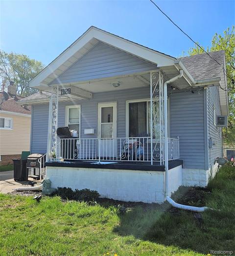 1129 Barrie Ave, Flint, MI 48507