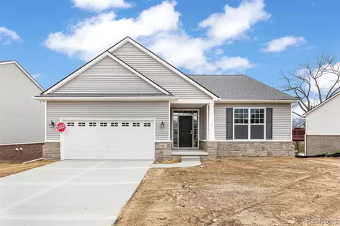 903 Preserve Ln, White Lake, MI 48386