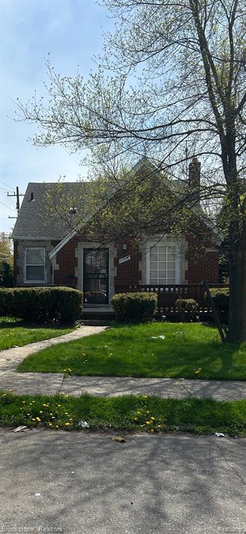 11316 S Kenmoor St E, Detroit, MI 48205