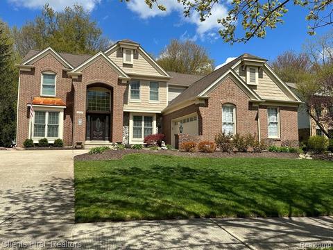 48044 Deer Trail Dr, Canton, MI 48187