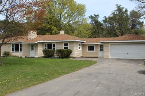 8374 Van Dyke Rd, Cass City, MI 48726