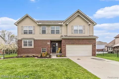 29263 Bradbury Dr, Flat Rock, MI 48134