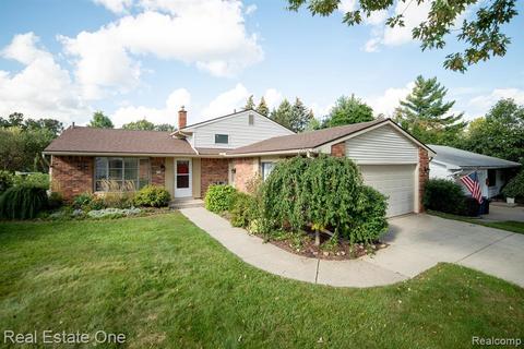 2371 Liverpool St, Auburn Hills, MI 48326