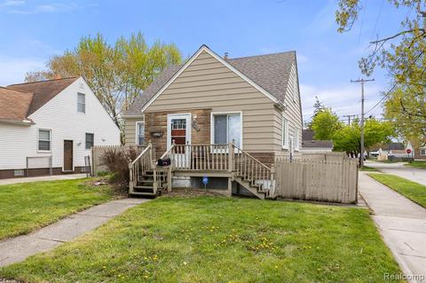 8204 Sterling, Center Line, MI 48015