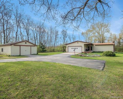 11093 Linden Rd, Fenton, MI 48430