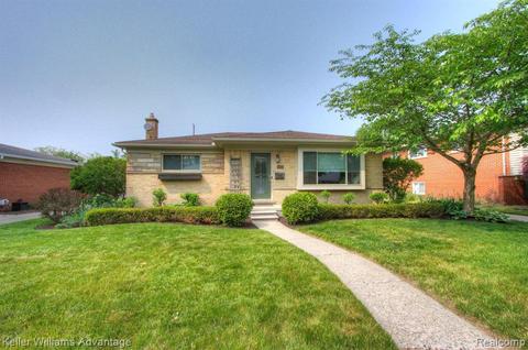 14555 Shadywood Dr, Plymouth, MI 48170