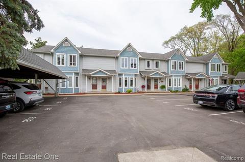 207 E Ann Arbor Trl, Plymouth, MI 48170