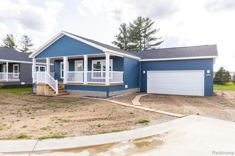 250 Bonita Ct, Lapeer, MI 48446