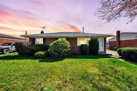 40614 Colony Dr, Sterling Heights, MI 48313