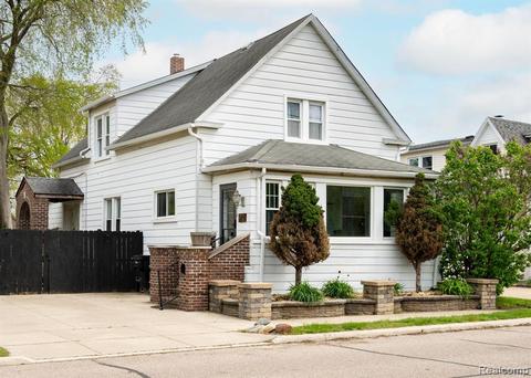 1721 Mckinley St, Wyandotte, MI 48192