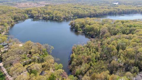 000 Big Trail Rd, Holly, MI 48442