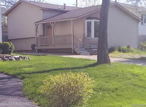 3908 Arcadia Park Dr, Waterford, MI 48328