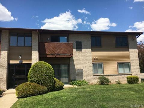 7633 Manor Cir #202, Westland, MI 48185