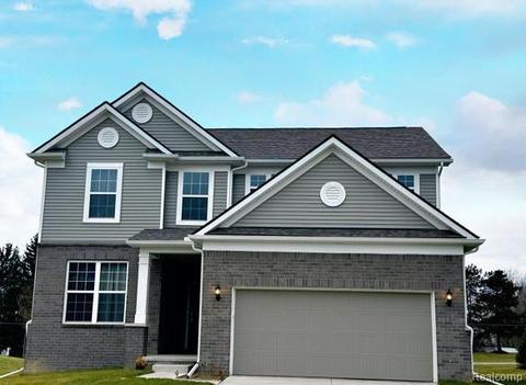 2832 Trillium Hills Dr, Commerce Twp, MI 48382