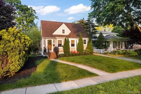 1149 Dewey St, Plymouth, MI 48170