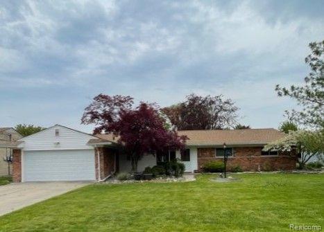 39432 W Archer Dr, Harrison Township, MI 48045