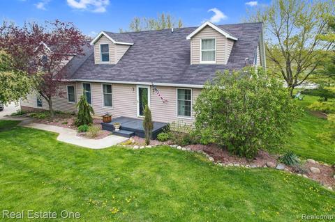 1090 Thayer Rd, Ortonville, MI 48462