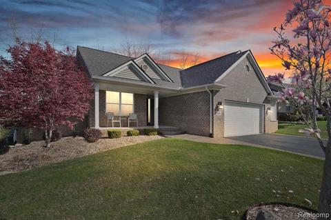 851 Snyder St, Oxford, MI 48371