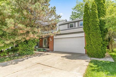 14702 Santa Anita Ave, Livonia, MI 48154