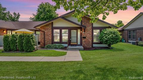 40445 Newport Dr, Plymouth, MI 48170