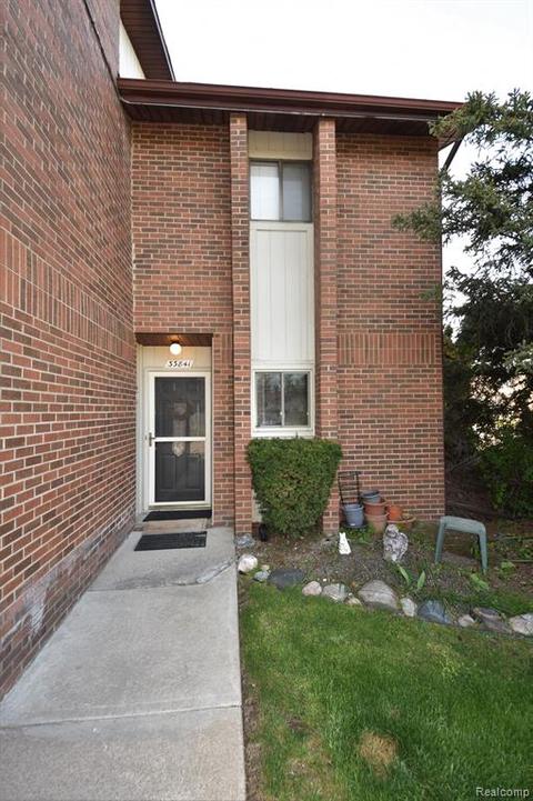 33841 Pondview Cir #28, Livonia, MI 48152
