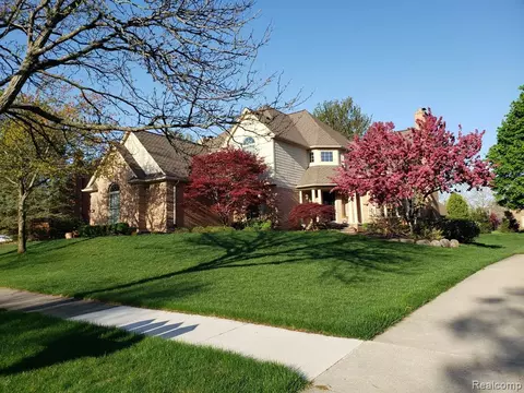 21175 Wheaton Ln, Novi, MI 48375