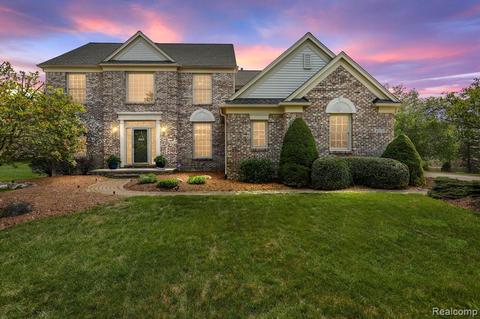 4079 Wincrest Ln, Rochester, MI 48306