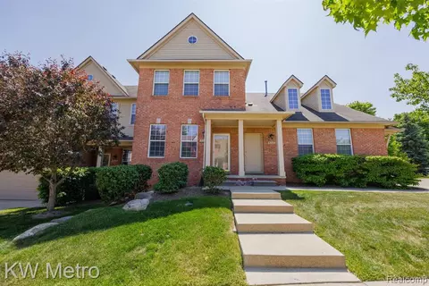5156 Mesa Dr, Shelby Township, MI 48316