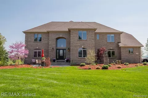 11676 Kings Colony Rd, Grand Blanc, MI 48439