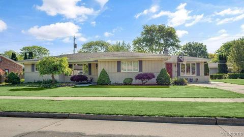 32480 Northampton Dr, Warren, MI 48093