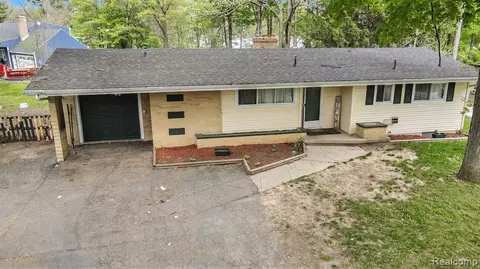 3306 Lynne Ave, Flint, MI 48506