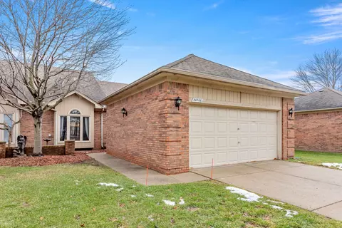 34566 Maple Lane Dr, Sterling Heights, MI 48312