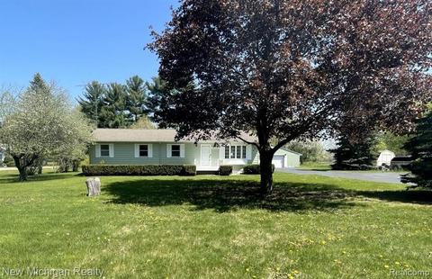 4074 N Center Rd, Flint, MI 48506