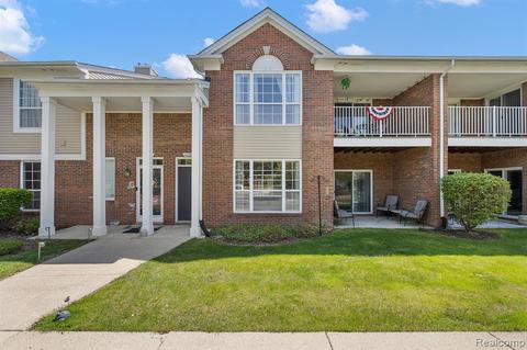 45550 Warwick Dr, Macomb, MI 48044