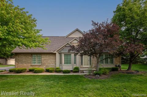 54326 Cambridge Dr, Shelby Township, MI 48315