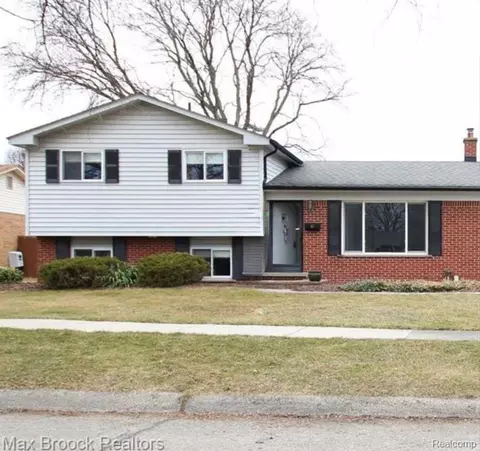 36346 Jamison St, Livonia, MI 48154