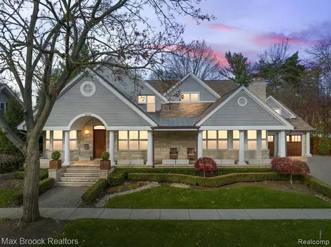 556 W Frank St, Birmingham, MI 48009