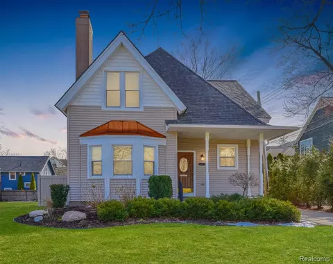 150 George St, Birmingham, MI 48009
