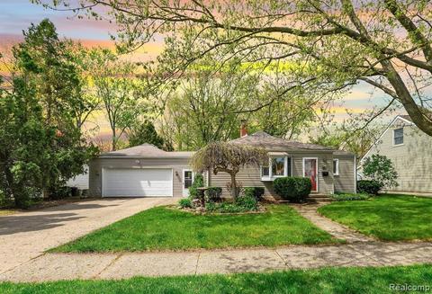 349 Boschma St, Clawson, MI 48017