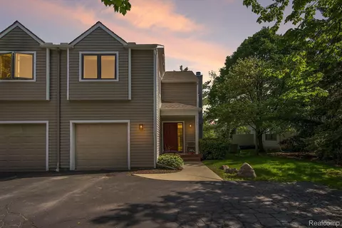 1500 Patricia Ave, Ann Arbor, MI 48103