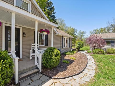 4850 Stewart Rd, Lapeer, MI 48446