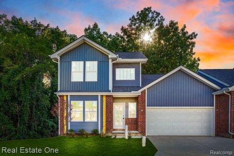 140 Jordyn Way UNIT 17, Oxford, MI 48371