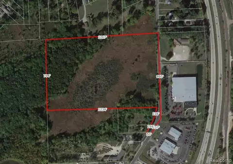 15000 North Rd, Fenton, MI 48430