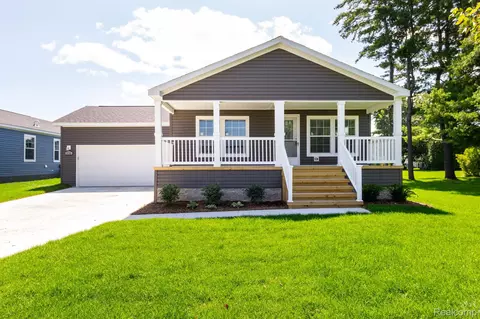 2756 Pinellas Crt Ct, Lapeer, MI 48446