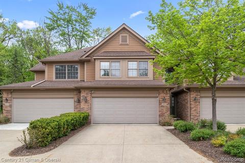 5221 Royal Vale Ln, Dearborn, MI 48126