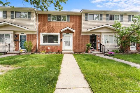 25826 Jeanette Ct, Roseville, MI 48066